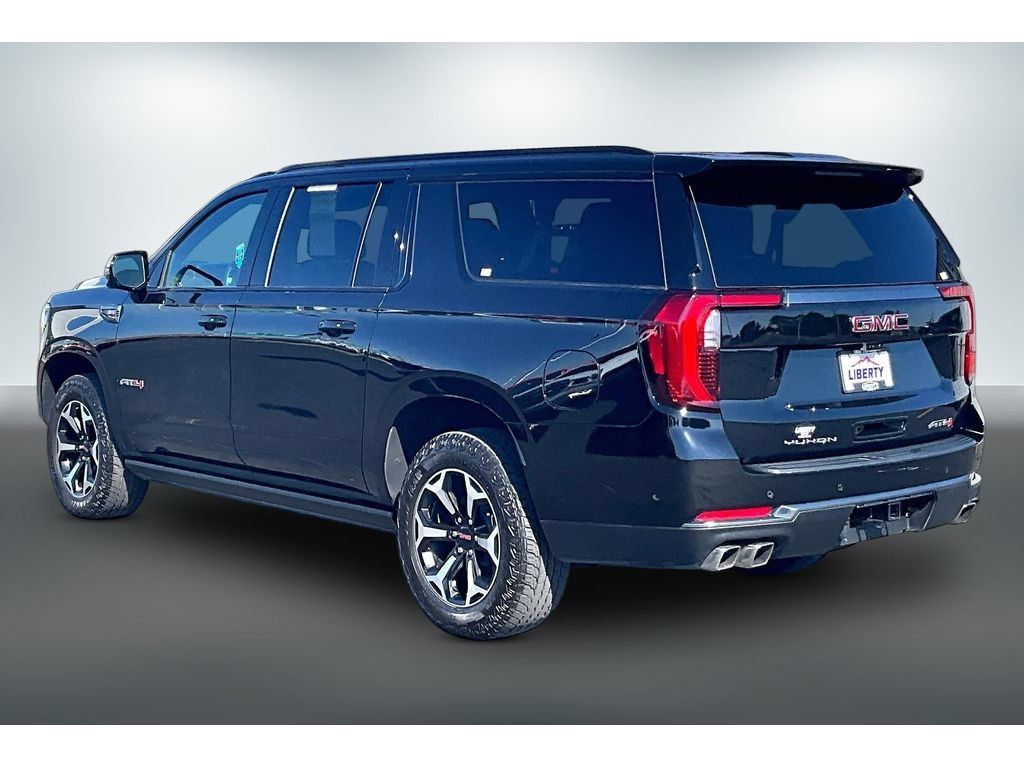 Used 2025 GMC Yukon XL AT4 w/ AT4 Premium Package AWD/4WD image 4
