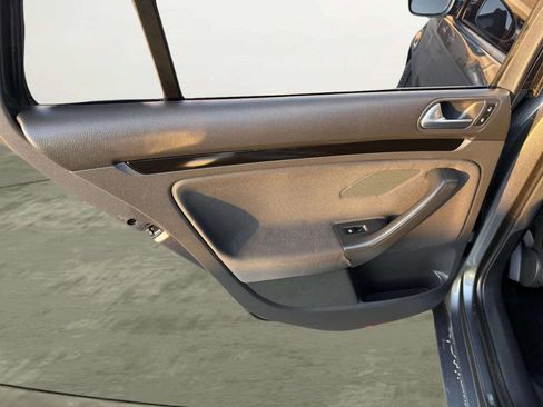 Used 2013 Volkswagen Jetta S image 23