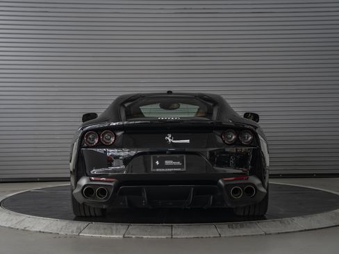 Used 2019 Ferrari 812 Superfast RWD image 4