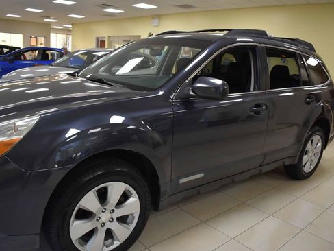 Used 2011 Subaru Outback 2.5i Premium w/ All-Weather Pkg AWD/4WD image 50