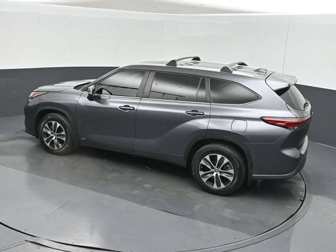 Used 2023 Toyota Highlander XLE AWD/4WD image 47