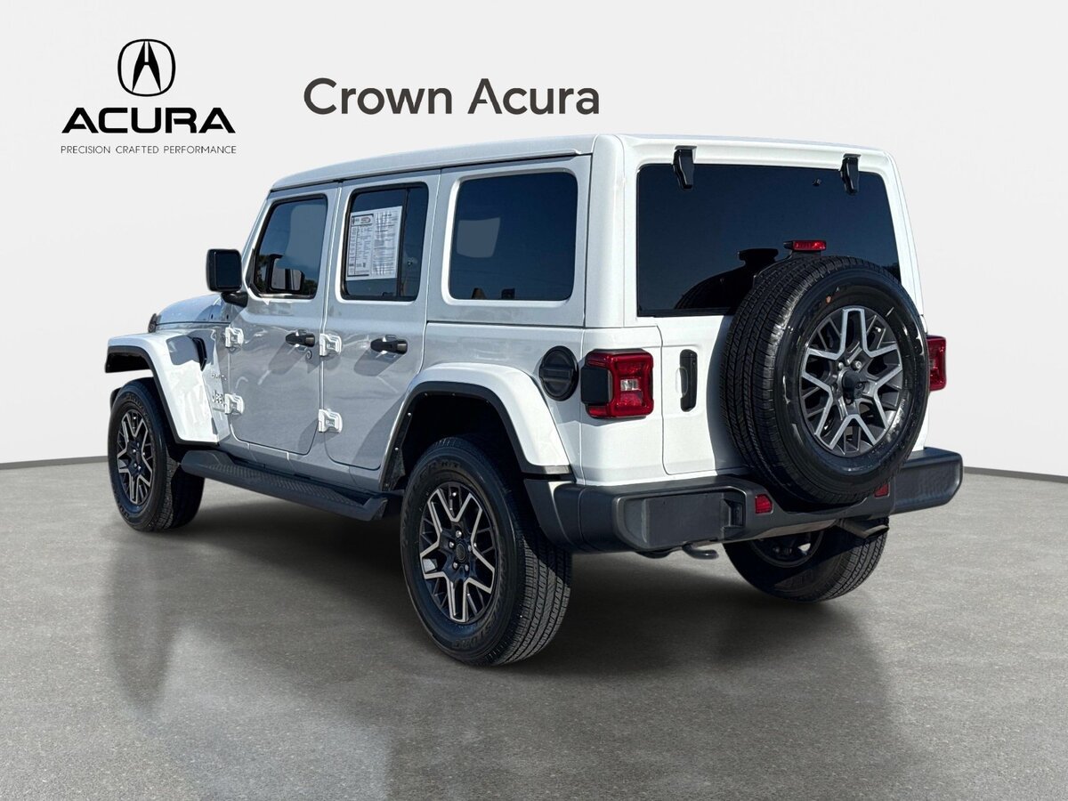 Used 2024 Jeep Wrangler Unlimited Sahara w/ Technology Group AWD/4WD image 3