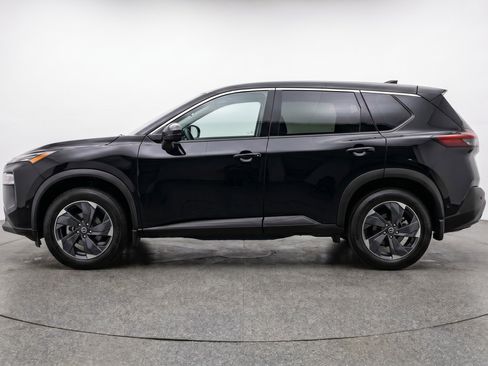 Used 2025 Nissan Rogue SV AWD/4WD image 5