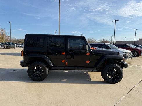 Used 2013 Jeep Wrangler Unlimited Sport image 4