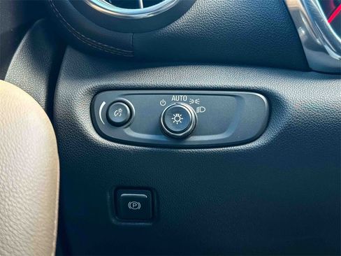 Used 2020 Chevrolet Blazer Premier w/ Driver Confidence II Package image 35