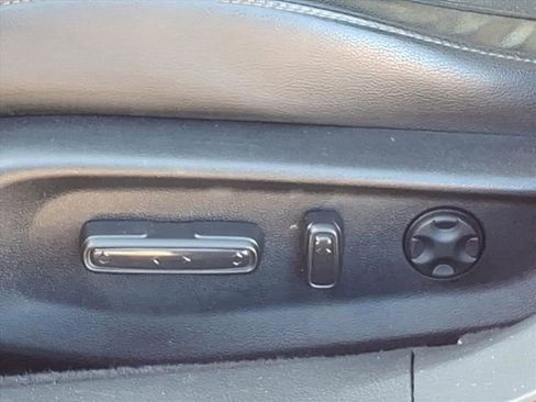 Used 2018 Honda Accord Touring image 9