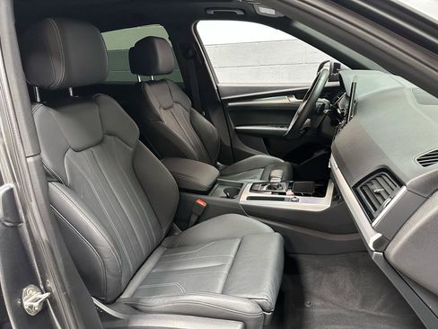 Used 2024 Audi Q5 2.0T Premium w/ Summer of Audi Package AWD/4WD image 9
