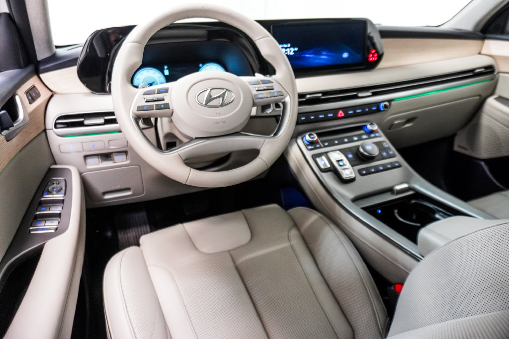 Used 2024 Hyundai Palisade Limited FWD image 13