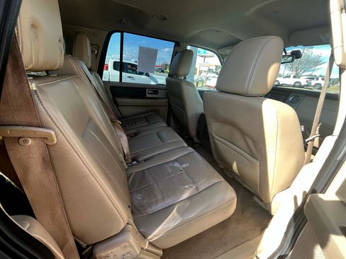 Used 2014 Ford Expedition EL XLT w/ Equipment Group 202A image 8