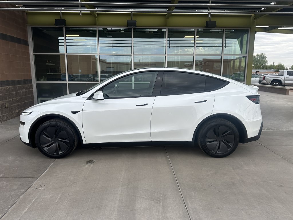 Used 2026 Tesla Model Y Long Range RWD image 6