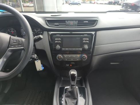 Used 2017 Nissan Rogue S image 21