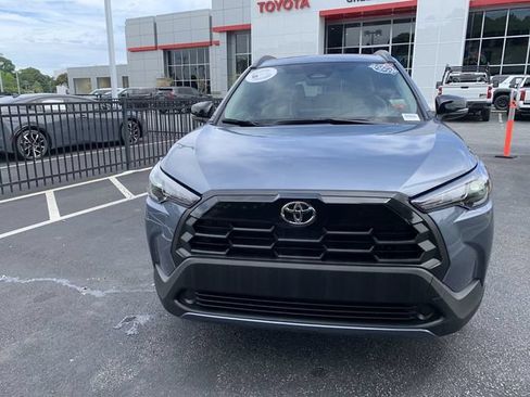 Used 2026 Toyota Corolla Cross LE FWD image 3