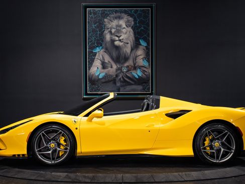Used 2021 Ferrari F8 Tributo RWD image 6