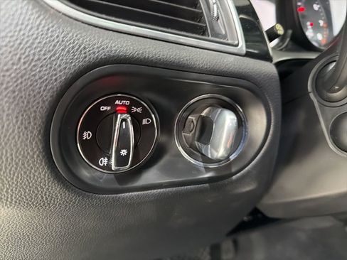 Used 2018 Porsche Macan image 12