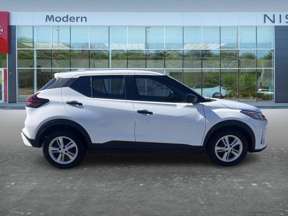Certified 2025 Nissan Kicks Play S FWD image 4
