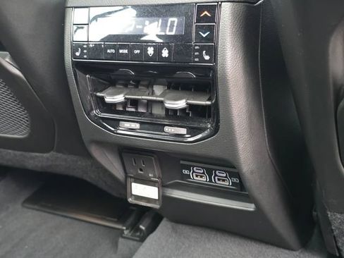 Used 2025 Jeep Grand Cherokee Summit image 39