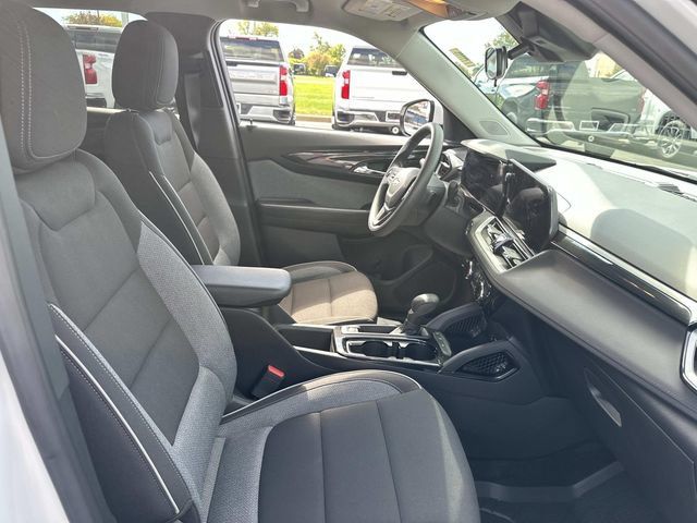 Certified 2024 Chevrolet TrailBlazer LT w/ LPO, Blackout Package FWD image 26