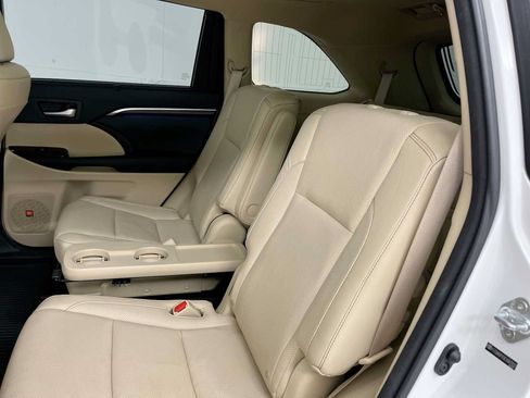 Used 2014 Toyota Highlander Limited Platinum AWD/4WD image 31