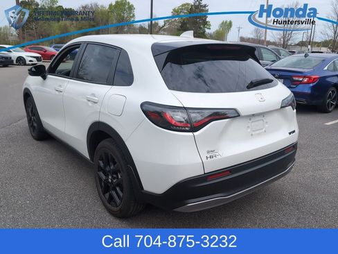 Used 2023 Honda HR-V Sport image 5