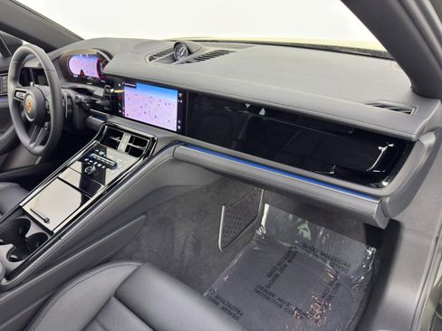Used 2025 Porsche Panamera w/ Premium Package image 14