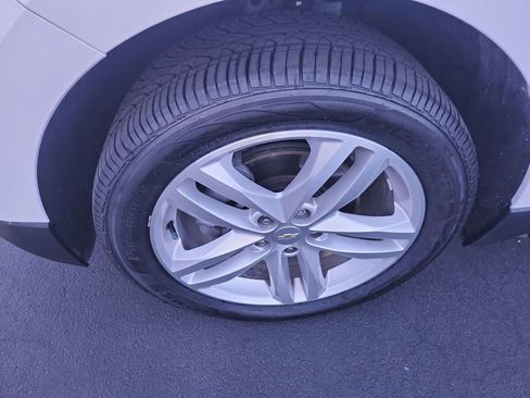 Used 2020 Chevrolet Equinox Premier AWD/4WD image 10