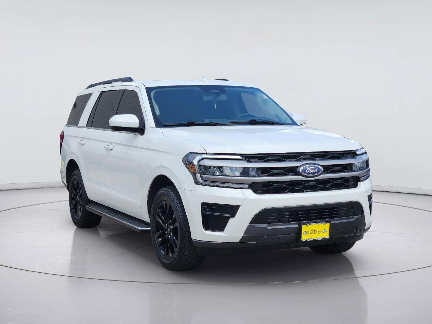 Used 2023 Ford Expedition XLT RWD image 3