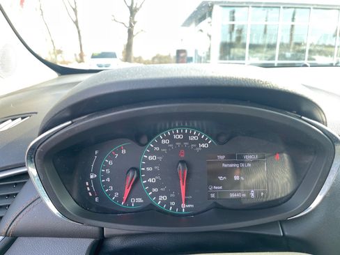 Used 2019 Chevrolet Trax LT w/ LT Convenience Package image 12