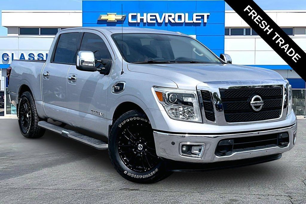 Used 2017 Nissan Titan SL w/ SL Towing Convenience Package RWD image 1