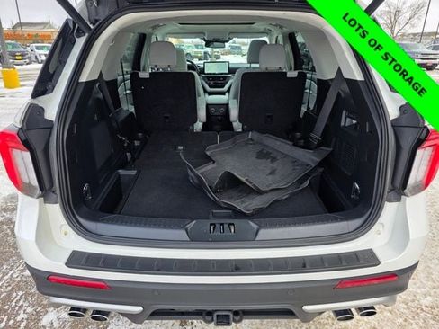 Used 2025 Ford Explorer Platinum w/ Ultimate Package image 10