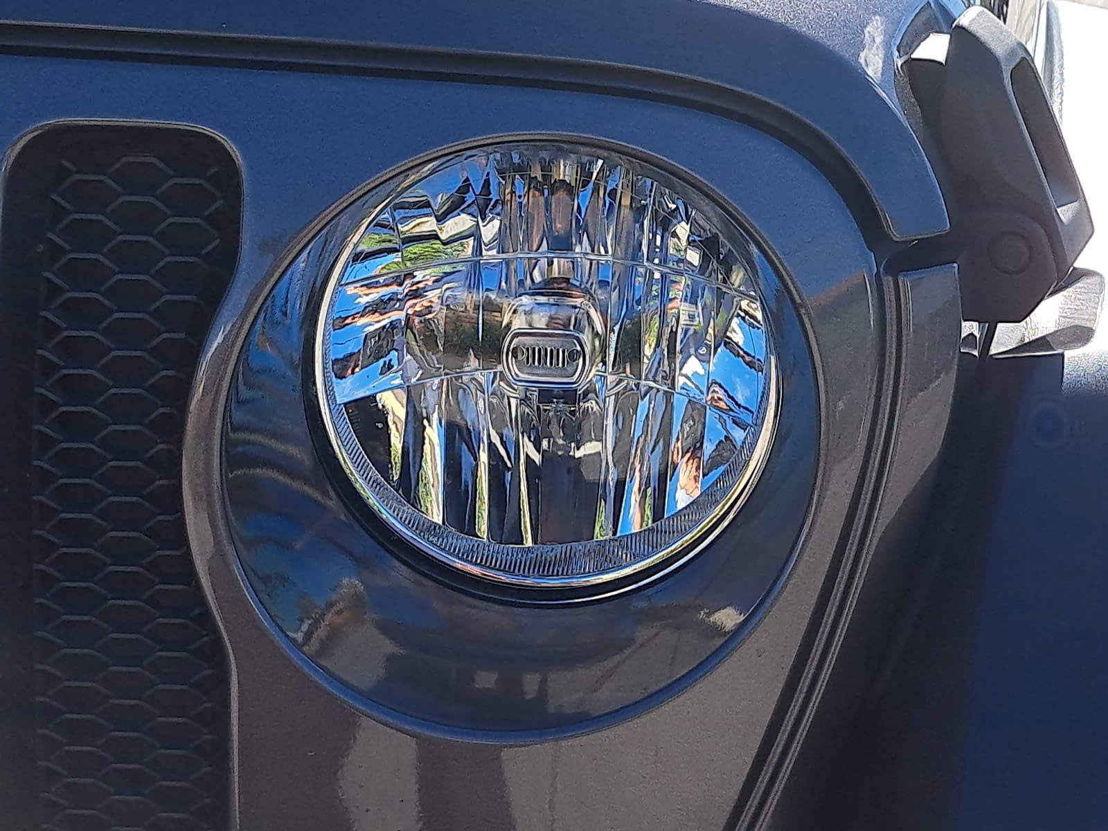 Used 2020 Jeep Wrangler Sport AWD/4WD image 33