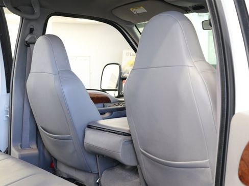 Used 2001 Ford F350 Lariat image 81