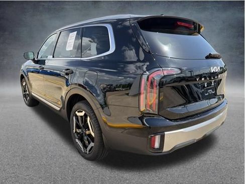 Used 2025 Kia Telluride EX w/ EX Captain's Chair Package FWD image 7