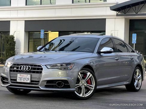 Used 2017 Audi S6 Premium Plus w/ S6 Sport Package image 2