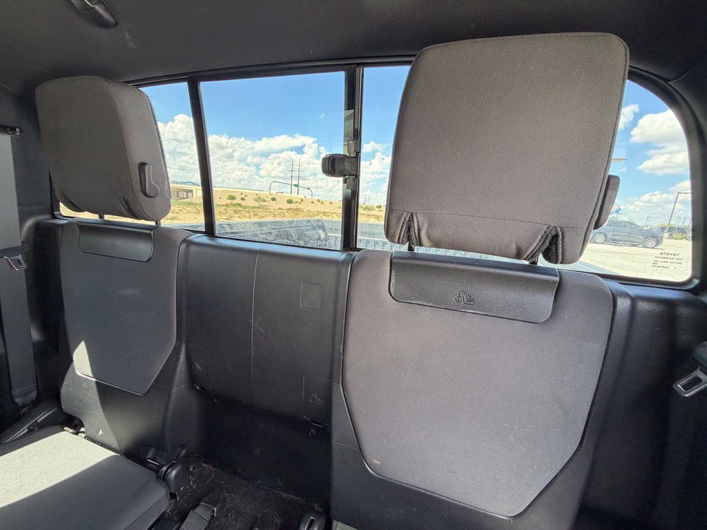 Used 2016 Toyota Tacoma TRD Sport w/ Towing Package RWD image 8