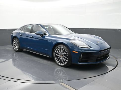Certified 2025 Porsche Panamera image 29