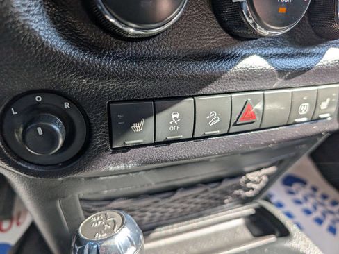 Used 2017 Jeep Wrangler Unlimited Sport image 17