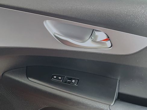 Used 2024 Kia Forte LXS image 31