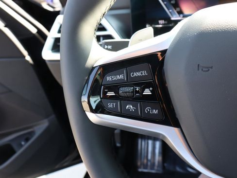 Used 2025 BMW 330i Sedan w/ M Sport Package image 16