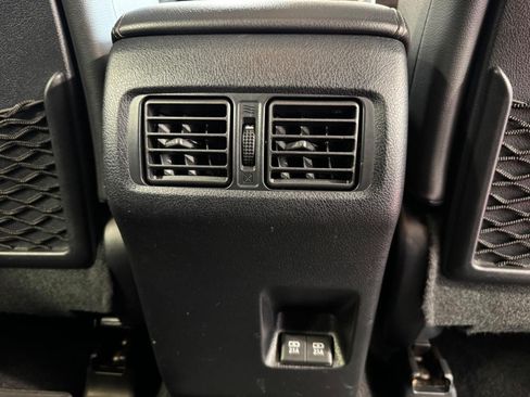 Used 2022 Toyota 4Runner Limited AWD/4WD image 11