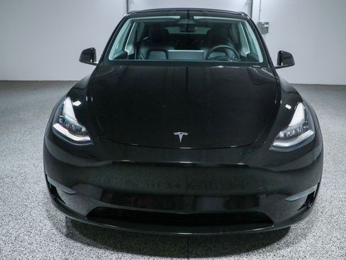 Used 2023 Tesla Model Y Long Range AWD/4WD image 4