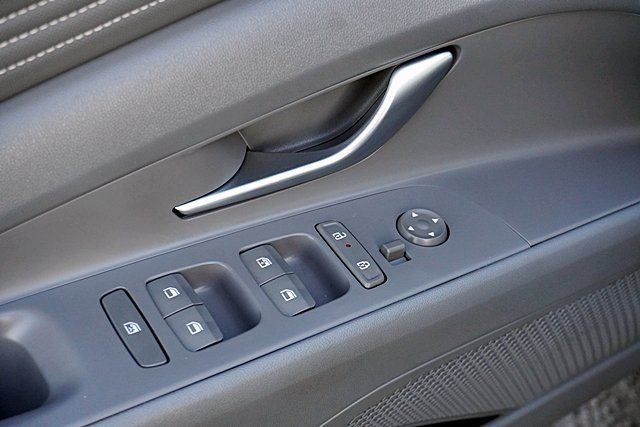 Certified 2026 Hyundai Elantra Sport FWD image 32