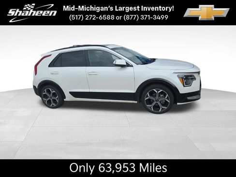 Used 2023 Kia Niro SX Touring FWD image 2