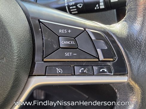 Used 2017 Nissan Rogue SV w/ SV Premium Package image 30