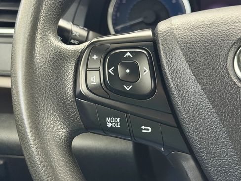 Used 2017 Toyota Camry LE image 18