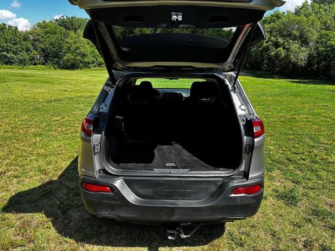 Used 2014 Jeep Cherokee Latitude w/ Comfort/Convenience Group AWD/4WD image 20
