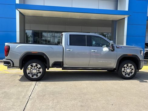 New 2026 GMC Sierra 2500 Denali w/ Denali Reserve Package AWD/4WD image 2