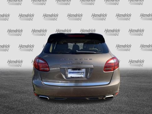 Used 2012 Porsche Cayenne S image 9