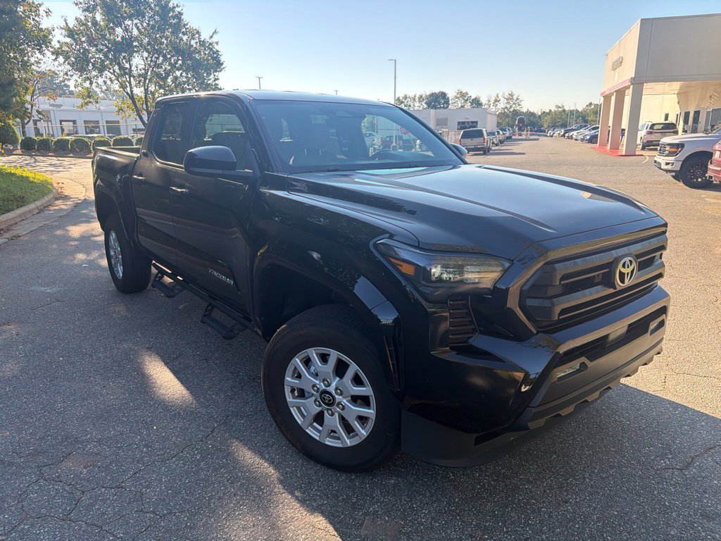 Used 2024 Toyota Tacoma SR5 AWD/4WD image 13