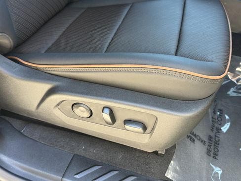 New 2025 GMC Canyon AT4 w/ Off-Road Front Bumper Package image 20