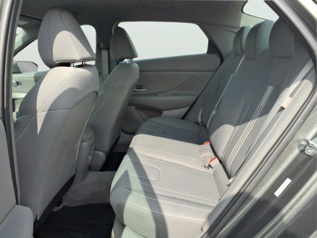 Used 2024 Hyundai Elantra SEL FWD image 11